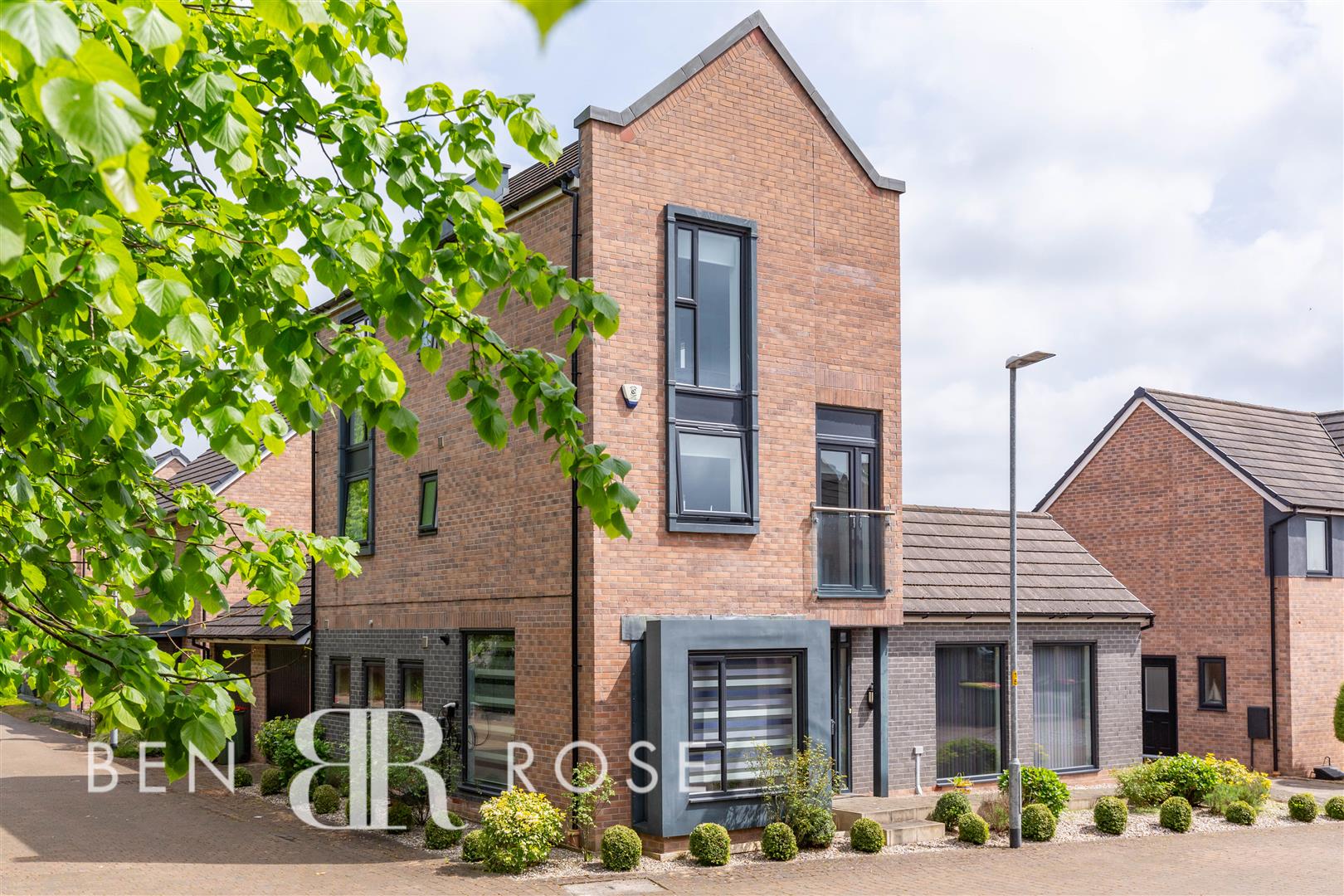 4 bed property in Greenfinch Avenue, Preston